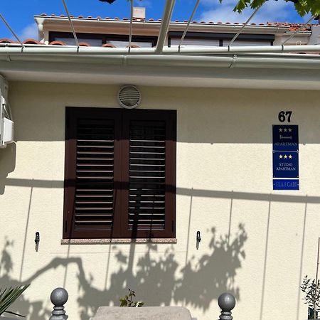 Ela I Gabi Apartment Omisalj Luaran gambar