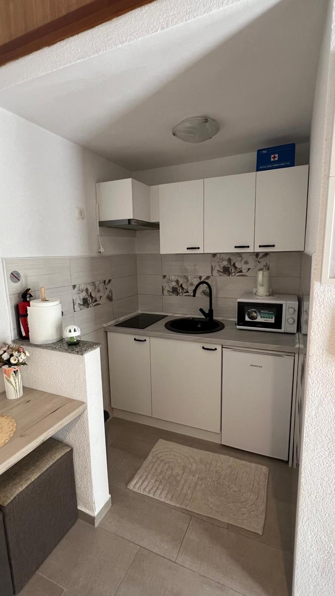 Ela I Gabi Apartment Omisalj Luaran gambar