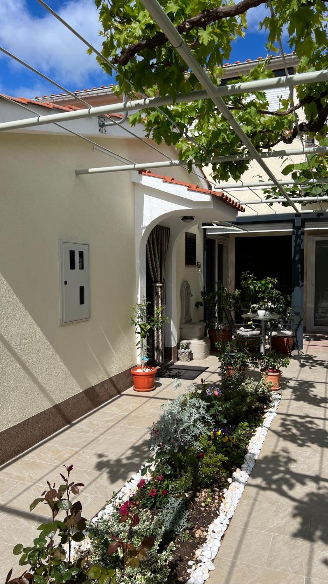 Ela I Gabi Apartment Omisalj Luaran gambar